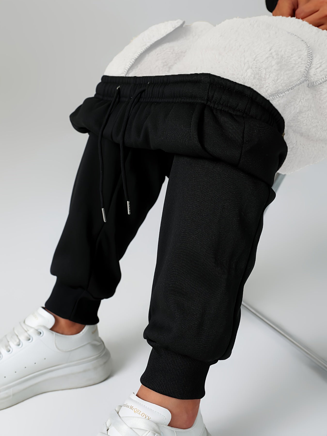 1pc Autumn Winter Women's Long Pants, Fleece-Lined Warm Casual Sports Trousers with Elastic Drawstring Waist, Slant Pockets, Windproof Thermal Cuffed Pants for Winter Daily Home Outing Hiking Leisure Wear