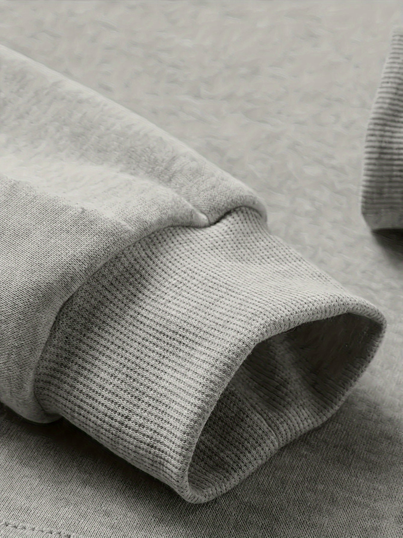 Women's Hooded Sweatshirt - Japanese Horseback Riding Design with Horse & Jockey Print, Soft Loose-Fit Pullover, Machine Washable All-Season Casual Sweater for Horse Riding & Casual Attire (Pockets, Long Sleeve) - Ideal for E