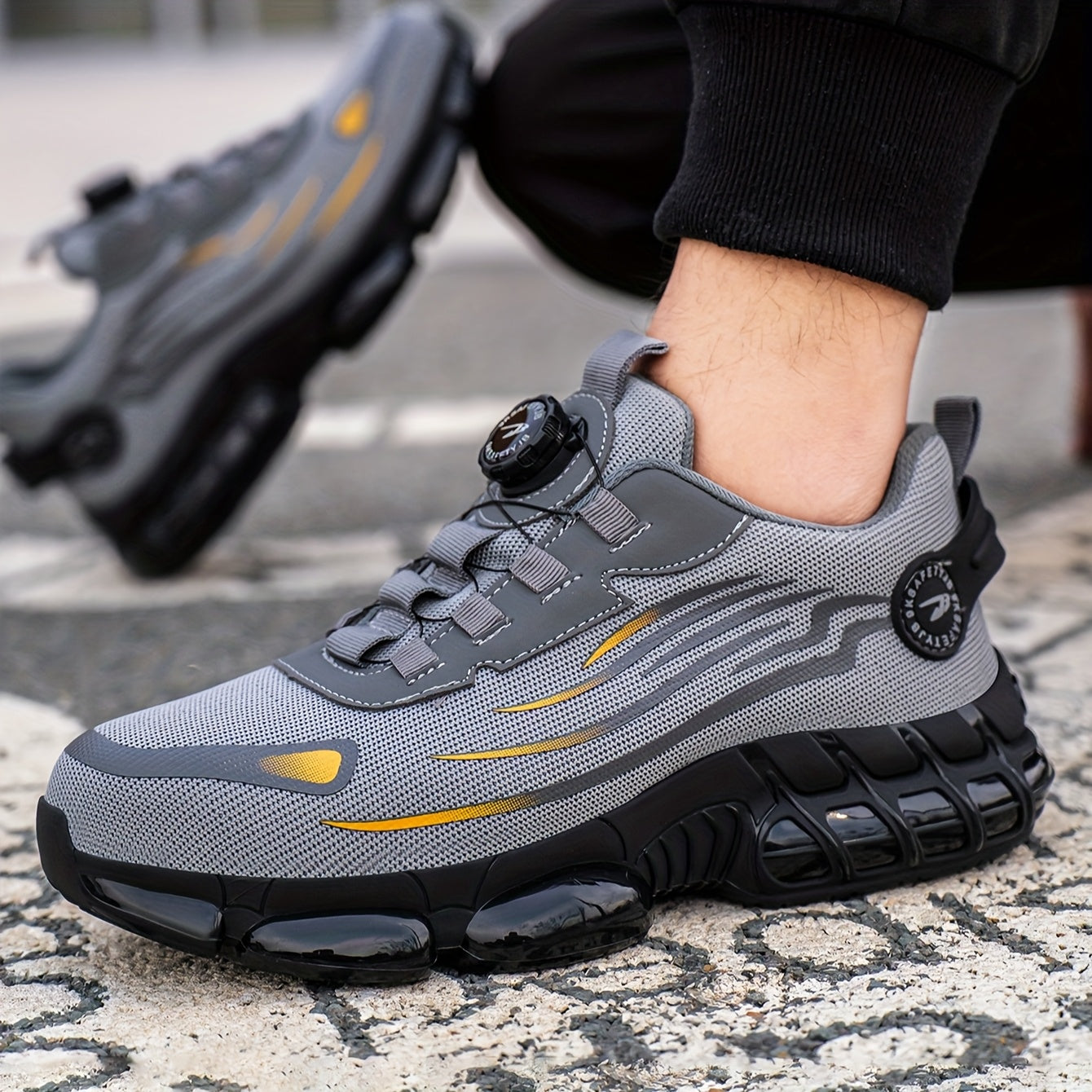 Work protective shoes, safety shoes, anti smashing, anti puncture, wear-resistant rubber soles, metal anti smashing toe caps, breathable and comfortable, suitable for construction sites, outdoor hiking, and factories to wear.