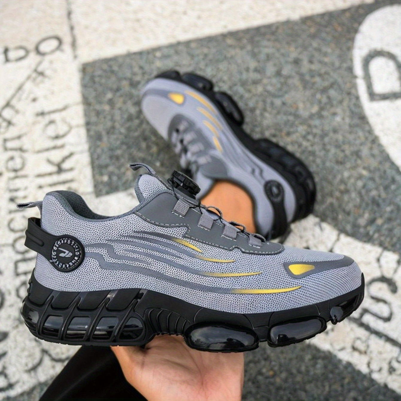 Work protective shoes, safety shoes, anti smashing, anti puncture, wear-resistant rubber soles, metal anti smashing toe caps, breathable and comfortable, suitable for construction sites, outdoor hiking, and factories to wear.