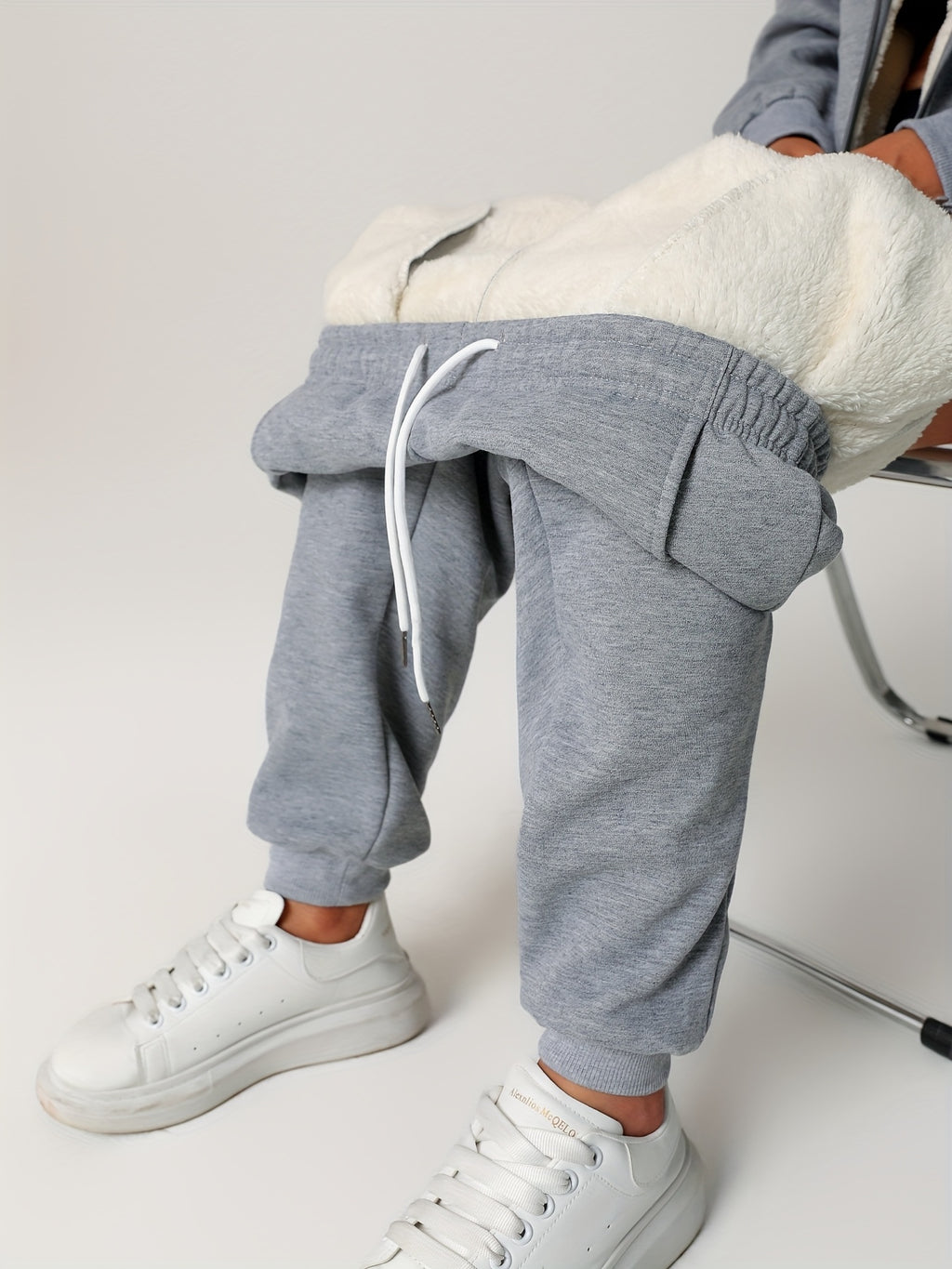 1pc Autumn Winter Women's Long Pants, Fleece-Lined Warm Casual Sports Trousers with Elastic Drawstring Waist, Slant Pockets, Windproof Thermal Cuffed Pants for Winter Daily Home Outing Hiking Leisure Wear