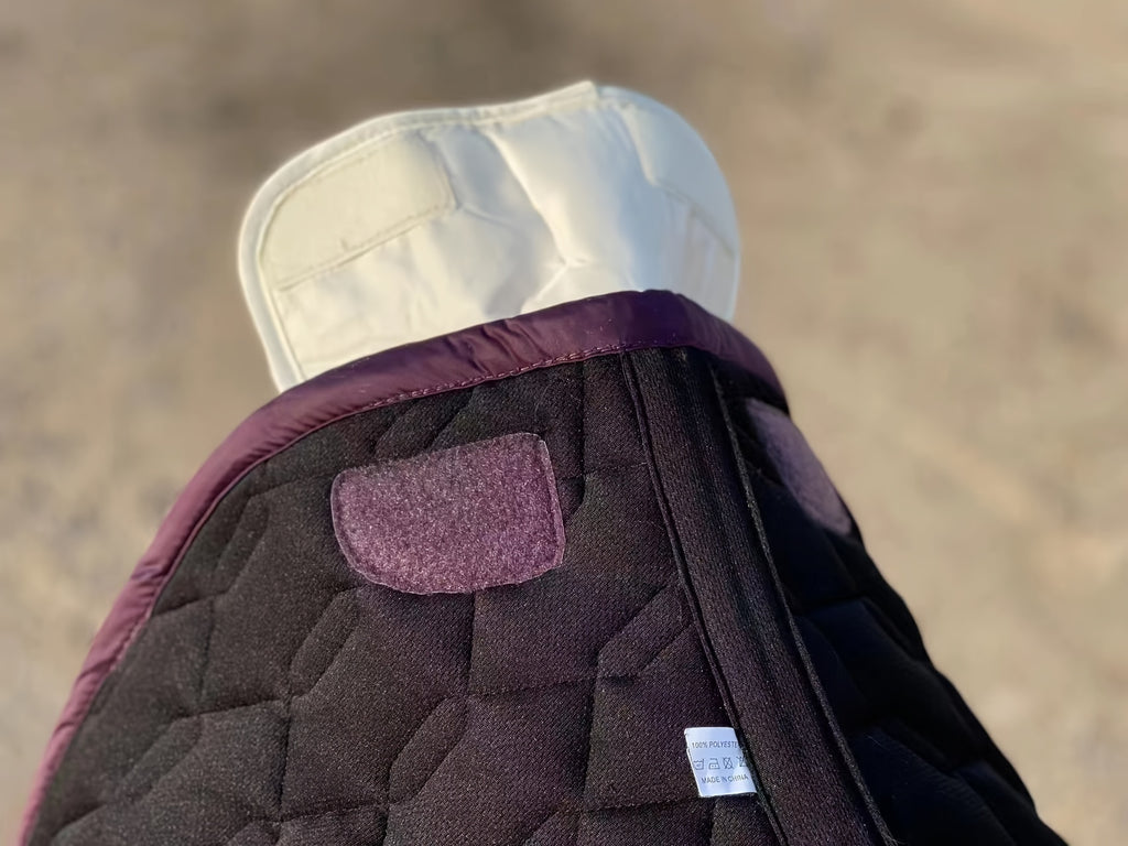 Tappetino Dressage Glitter Mesh con Banda Pelliccia Removibile - Bianco/Viola/Blu