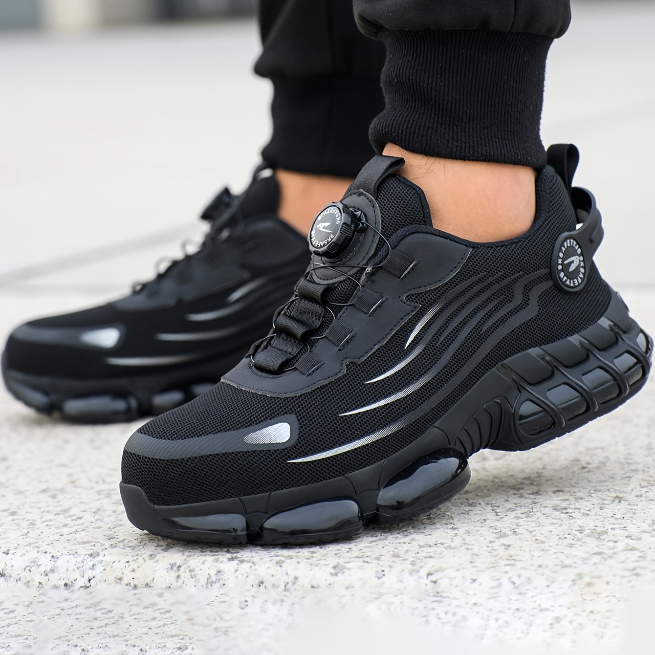 Work protective shoes, safety shoes, anti smashing, anti puncture, wear-resistant rubber soles, metal anti smashing toe caps, breathable and comfortable, suitable for construction sites, outdoor hiking, and factories to wear.