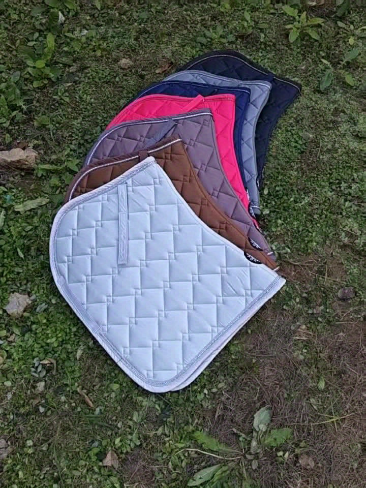 Tappetino Sella Inglese TGW con Tecnologia Cool-Dry - Design Lucido e Corda