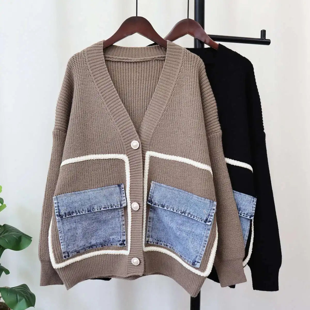 DEAT 2024 New Autumn Fashion Women's Cardigan Loose V-neck Denim Pockets Pearls Buttons Long Sleeve Knitted Sweaters 29L8715
