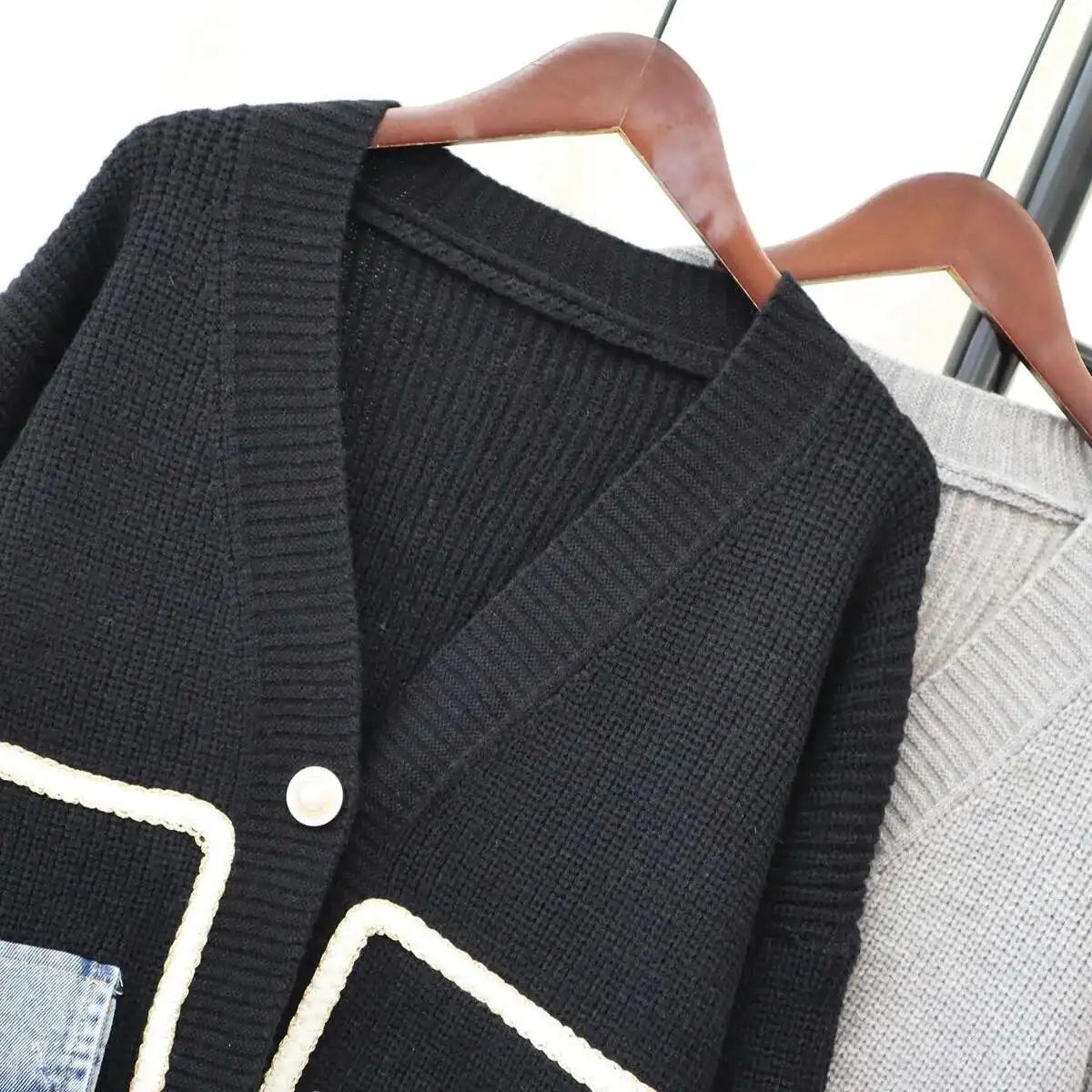 DEAT 2024 New Autumn Fashion Women's Cardigan Loose V-neck Denim Pockets Pearls Buttons Long Sleeve Knitted Sweaters 29L8715