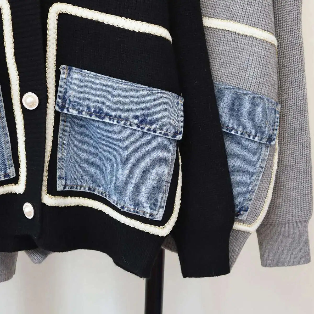 DEAT 2024 New Autumn Fashion Women's Cardigan Loose V-neck Denim Pockets Pearls Buttons Long Sleeve Knitted Sweaters 29L8715