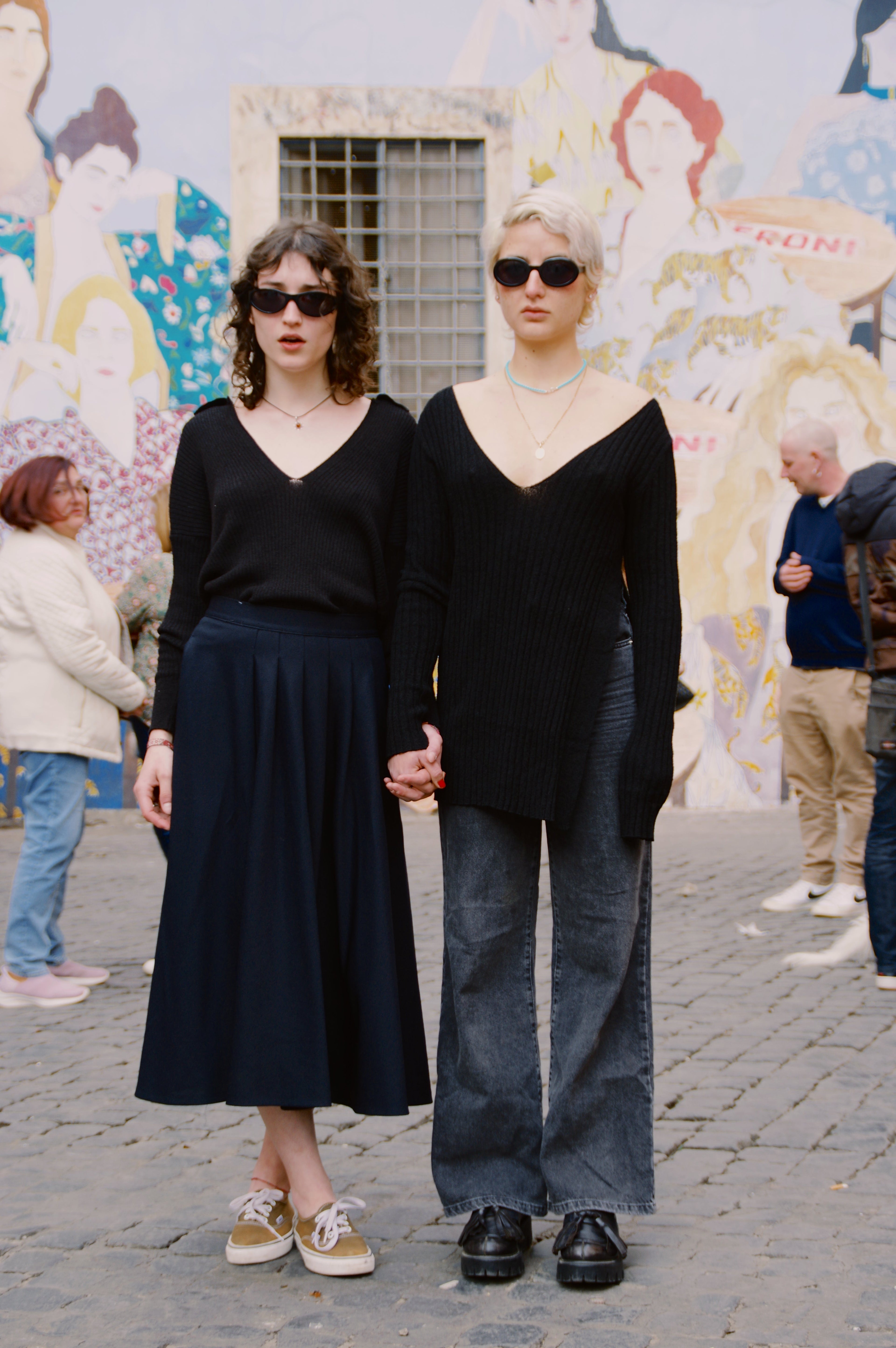 T-shirt con scollo a V e spacco laterale - Saffo