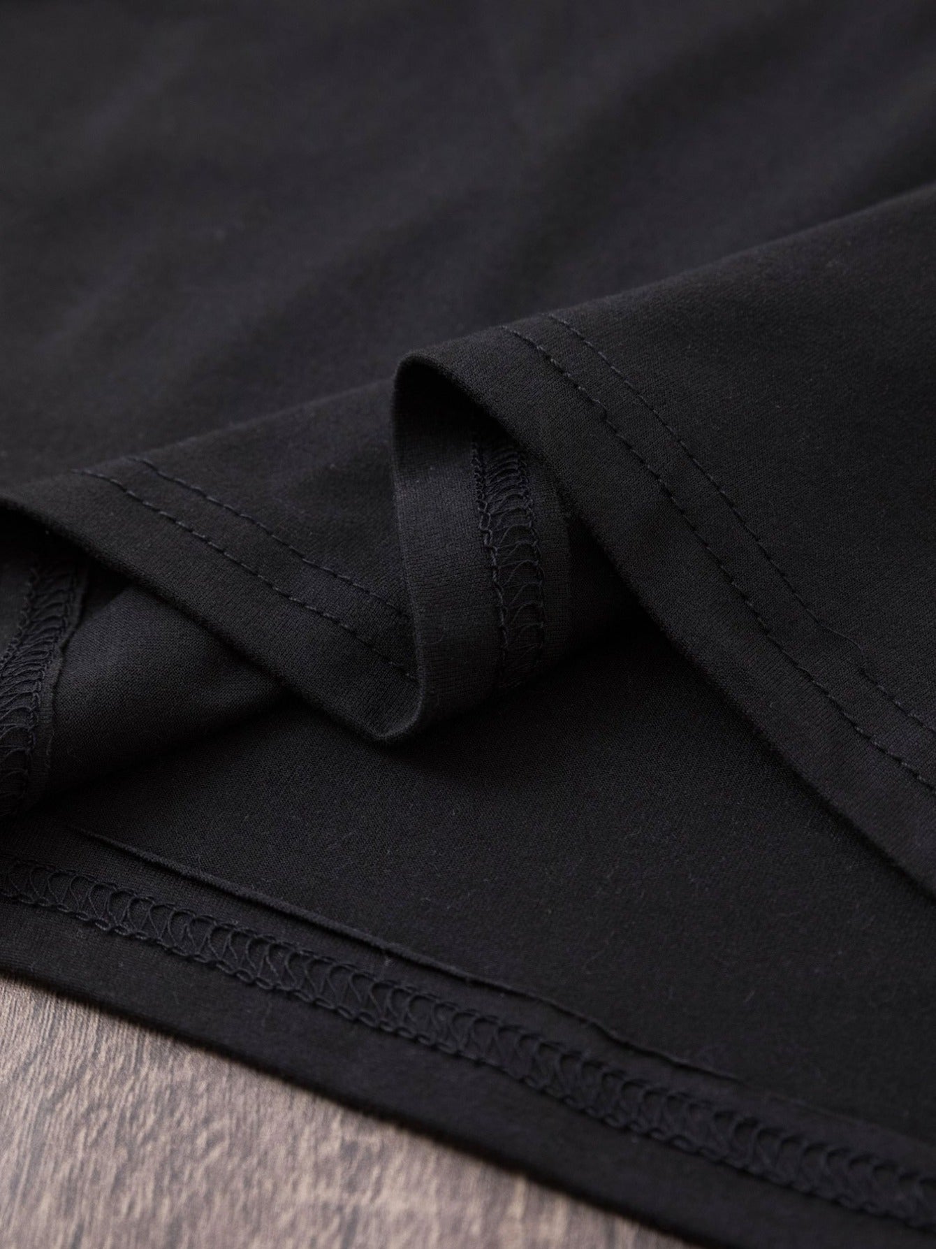 Women's Equestrian & Geometric Print Short Sleeve Crew Neck T-Shirt - Vibrant Red with Black Horseback Riding Design, Breathable Machine-Washable Casual Top for Summer, Spring & All-Season Wear, Horse Shirt, Summer Fashion, S